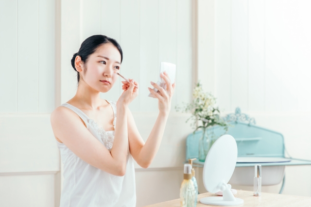 プールでアートメイクは色落ちしない？対策と長持ちのコツを解説